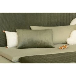 Coussin Akamba 45x30 Cm Velvet Olive Green -Magasin Général Pour Enfants akamba velvet cushion 45x30 nobodinoz OC