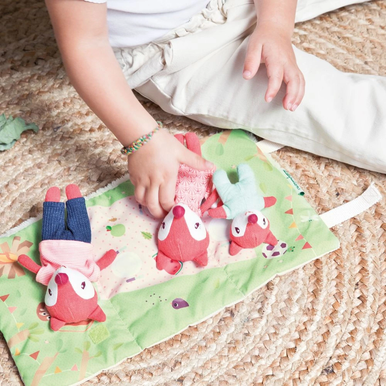 Lilliputiens Set De Mini Personnages Alice 4 Lilliputiens Set De Mini Personnages Alice – Image 2