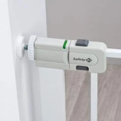 Safety 1st Barrière De Sécurité Enfant - Easy Close - Metal White 8 Safety 1st Barrière De Sécurité Enfant - Easy Close - Metal White -Magasin Général Pour Enfants barriere u pressure easy close metal white safety 1st OB
