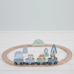 Little Dutch Circuit Train En Bois Adventure Blue 11 Little Dutch Circuit Train En Bois Adventure Blue -Magasin Général Pour Enfants circuit train en bois adventure blue little dutch OE