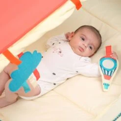 Lit Nomade Montgolfière Avec 2 Activités Suspendues 12 Lit Nomade Montgolfière Avec 2 Activités Suspendues -Magasin Général Pour Enfants dodo nomade mongolfiere ludi jouets OC