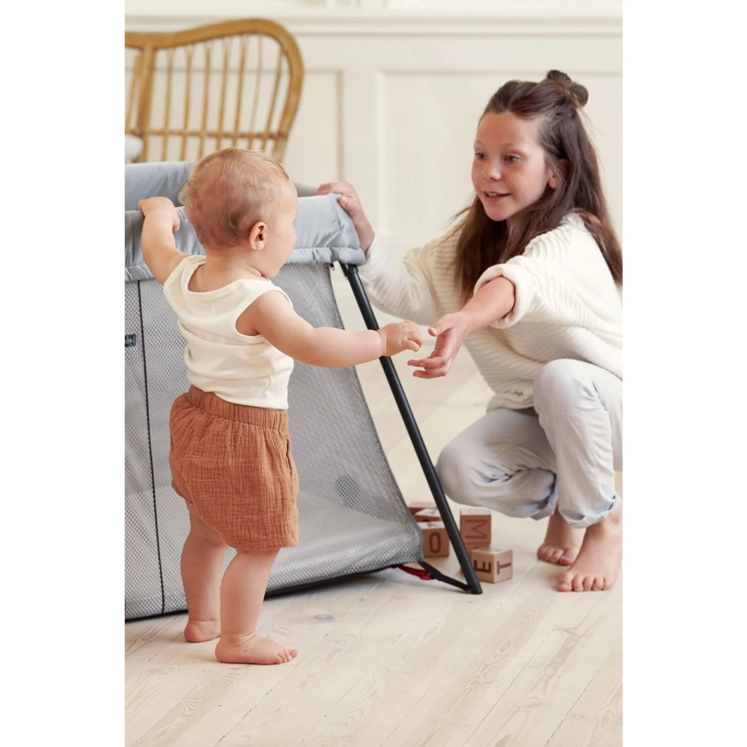 BabyBjörn Lit Parapluie Light Argent 4 BabyBjörn Lit Parapluie Light Argent – Image 2