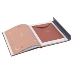 Moulin Roty Livre De Naissance Après La Pluie -Magasin Général Pour Enfants livre de naissance apres la pluie 80 pages moulin roty OD