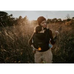 Pack évolution Porte Bébé Hoodiecarrier Black Forest -Magasin Général Pour Enfants pack evolution hoodiecarrier black forest love radius OK