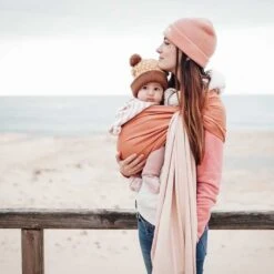 Petite écharpe De Portage Sans Nœud Nude Et Caramel 16 Petite écharpe De Portage Sans Nœud Nude Et Caramel -Magasin Général Pour Enfants petite echarpe sans noeud nudecaramel love radius OG