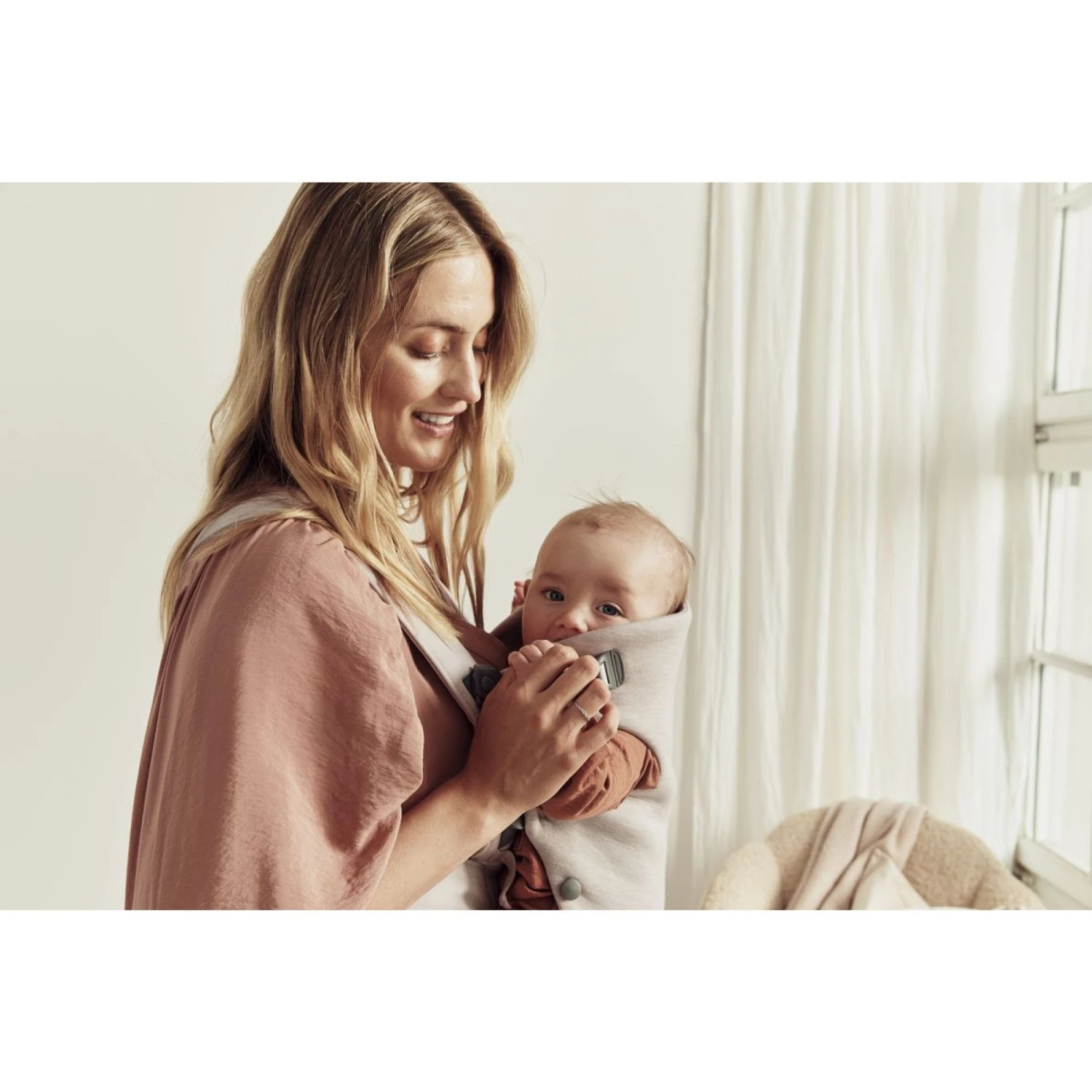 BabyBjörn Porte Bébé Mini Jersey 3D Beige Clair 9 BabyBjörn Porte Bébé Mini Jersey 3D Beige Clair – Image 7