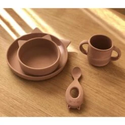 Liewood Coffret Repas Bébé Vivi Cat Mustard -Magasin Général Pour Enfants tableware vivi silicone set lw130610024 cat mustard noos liewood OB