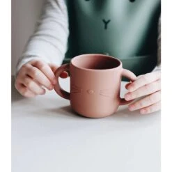 Liewood Coffret Repas Bébé Vivi Cat Mustard -Magasin Général Pour Enfants tableware vivi silicone set lw130610024 cat mustard noos liewood OC