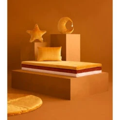 Matelas De Sol 60x120 Cm Zanzibar Velvet Farniente Yellow 7 Matelas De Sol 60x120 Cm Zanzibar Velvet Farniente Yellow -Magasin Général Pour Enfants zanzibar velvet mattress 120x60x4 farniente yellow nobodinoz OC